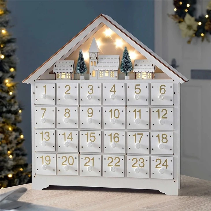Koka DIY Adventes kalendārs
